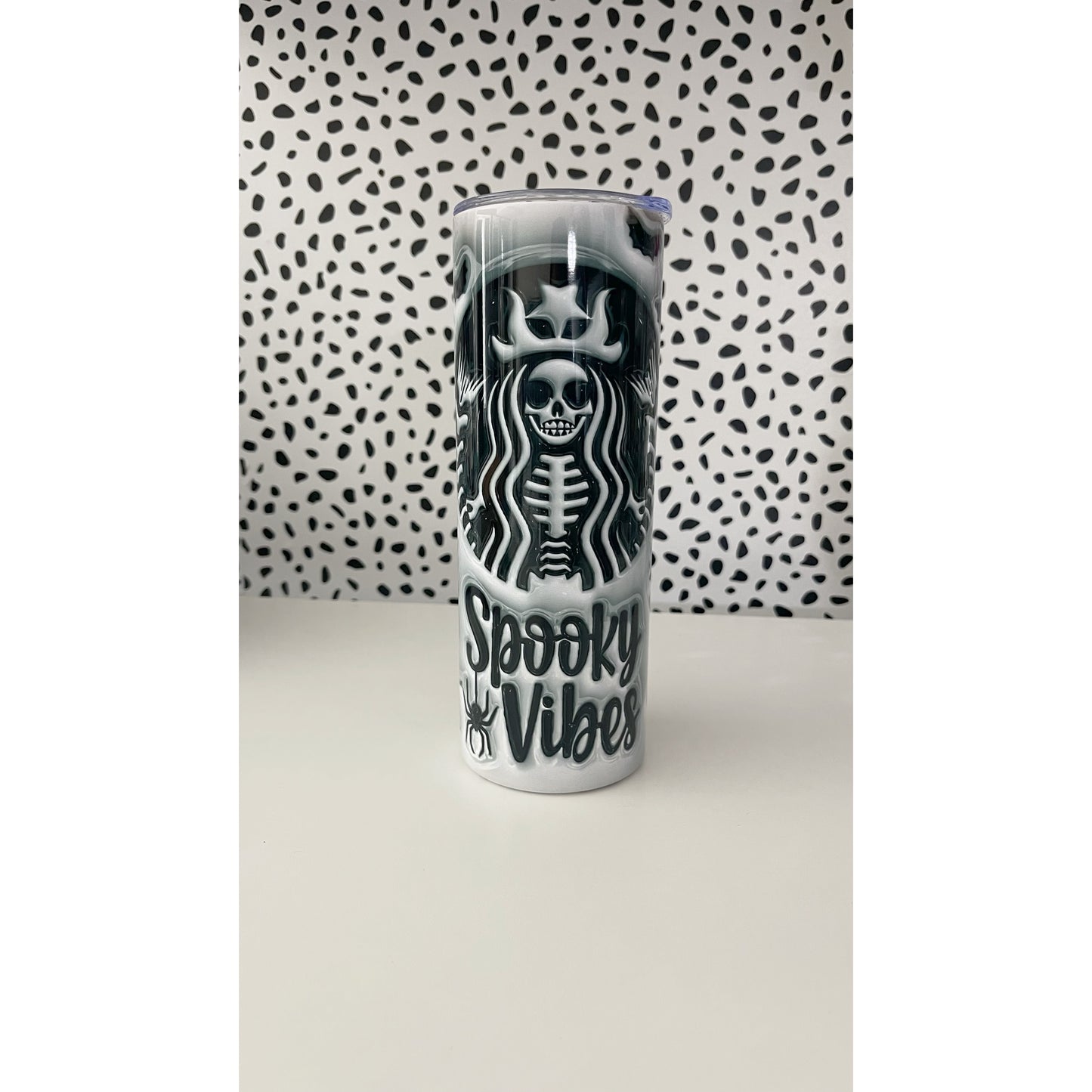 Spooky vibes tumbler🕷️🕸️